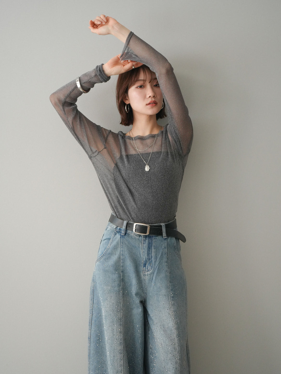 [予約]ラメシアークルーネックトップス/charcoal