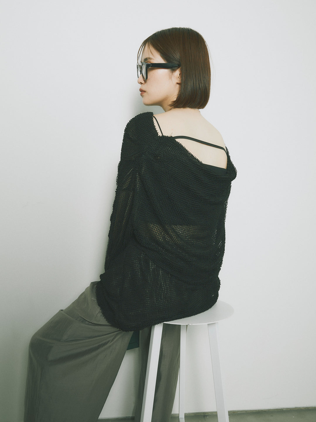 [SET] 後背垂墜網眼套頭衫 + 透明萊賽爾三折寬褲 (2 套)