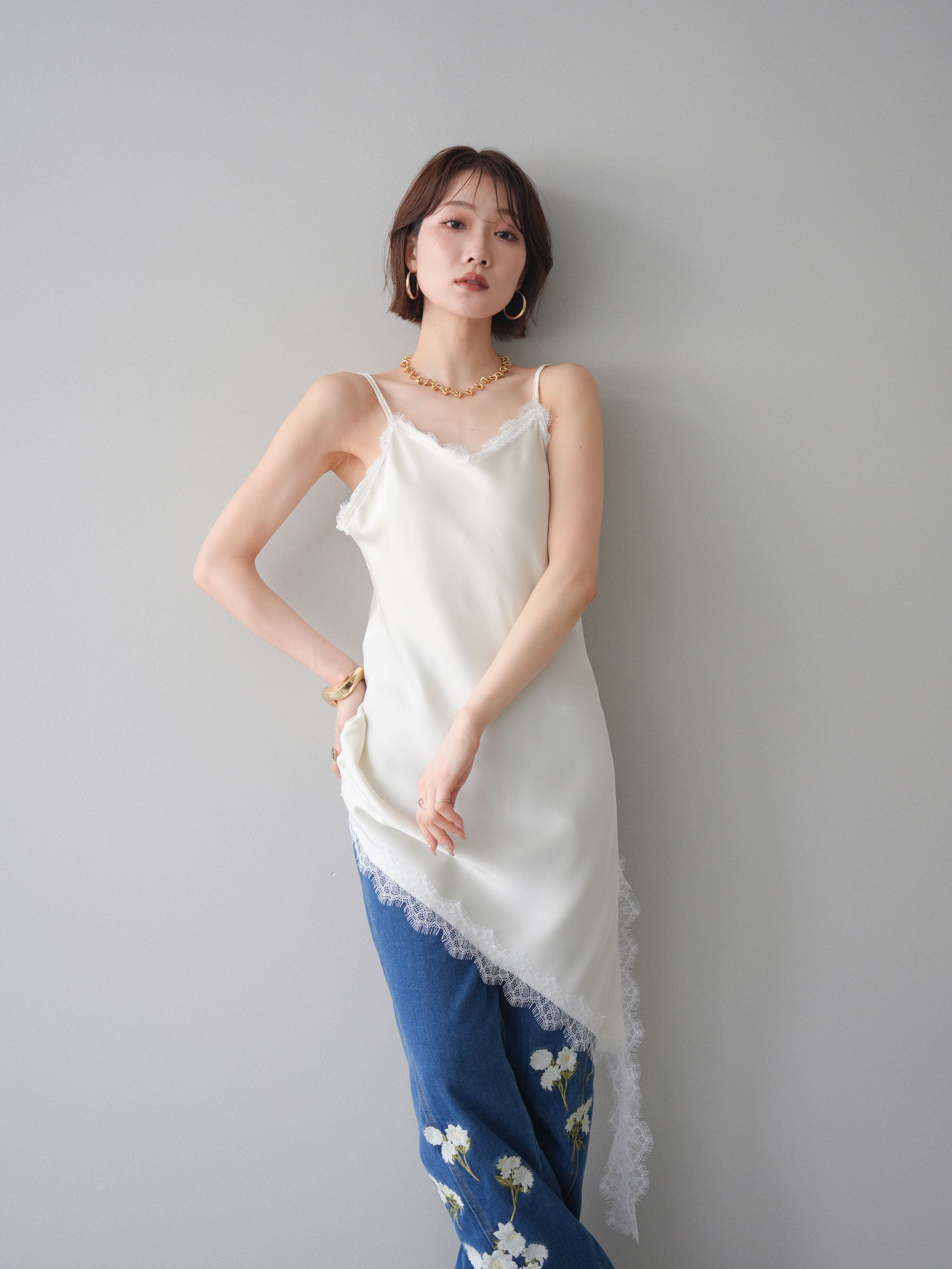 ホワイト レース装飾 キャミソール ダイヤ キラキラ y2k XSサイズあり【ROBE de FLEURS/ローブドフルール】 スパンコール