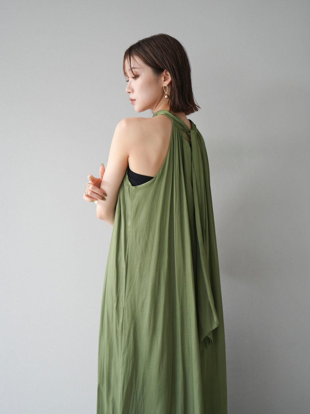 [予約]シャイニーホルターワンピース/グリーン