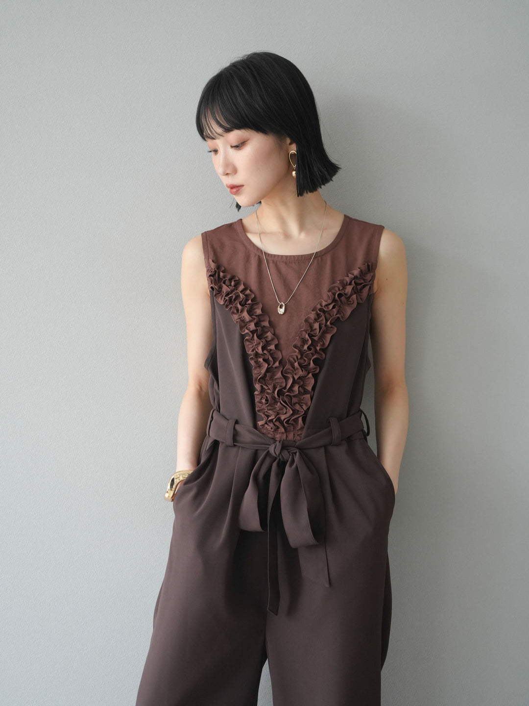 [預購] 荷葉邊設計連身褲/棕色