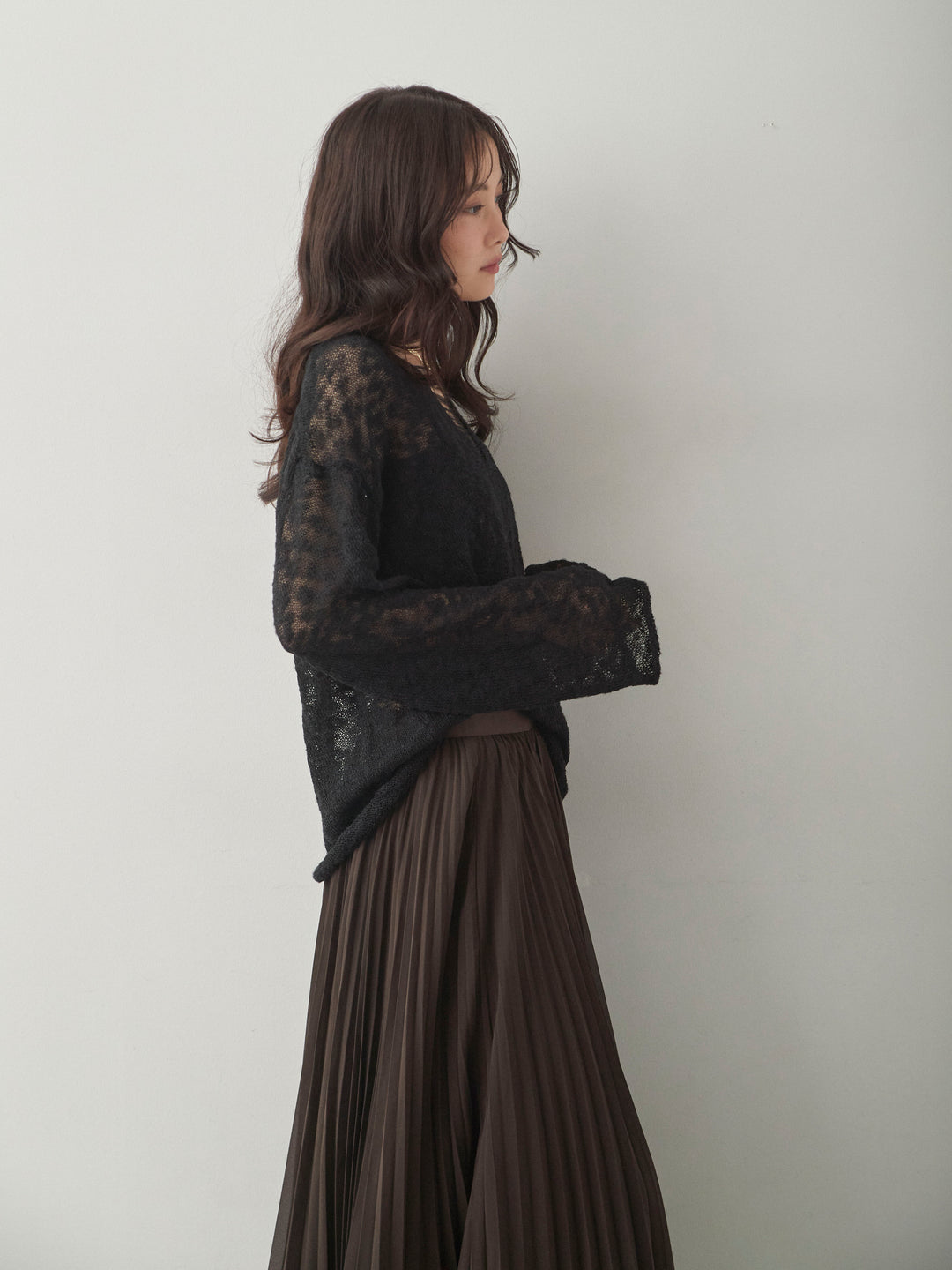 [予約]ネッククラッシュシアーニットトップス/black