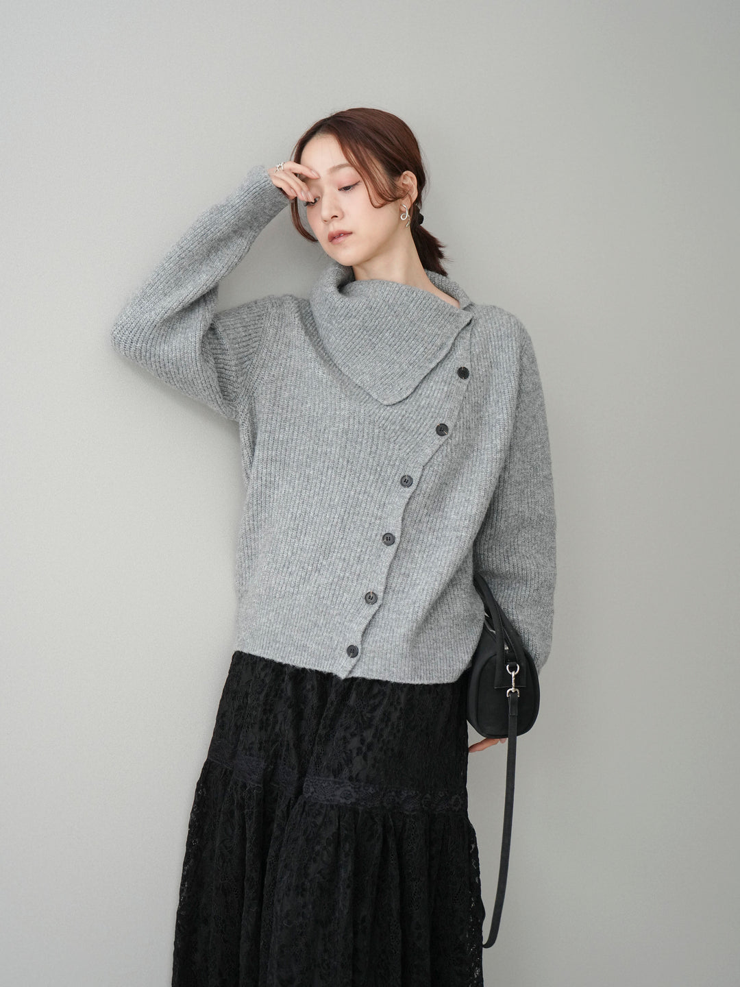 [SET]ハイネックデザインボタンニットカーディガン+起毛レースティアードスカート(2set)