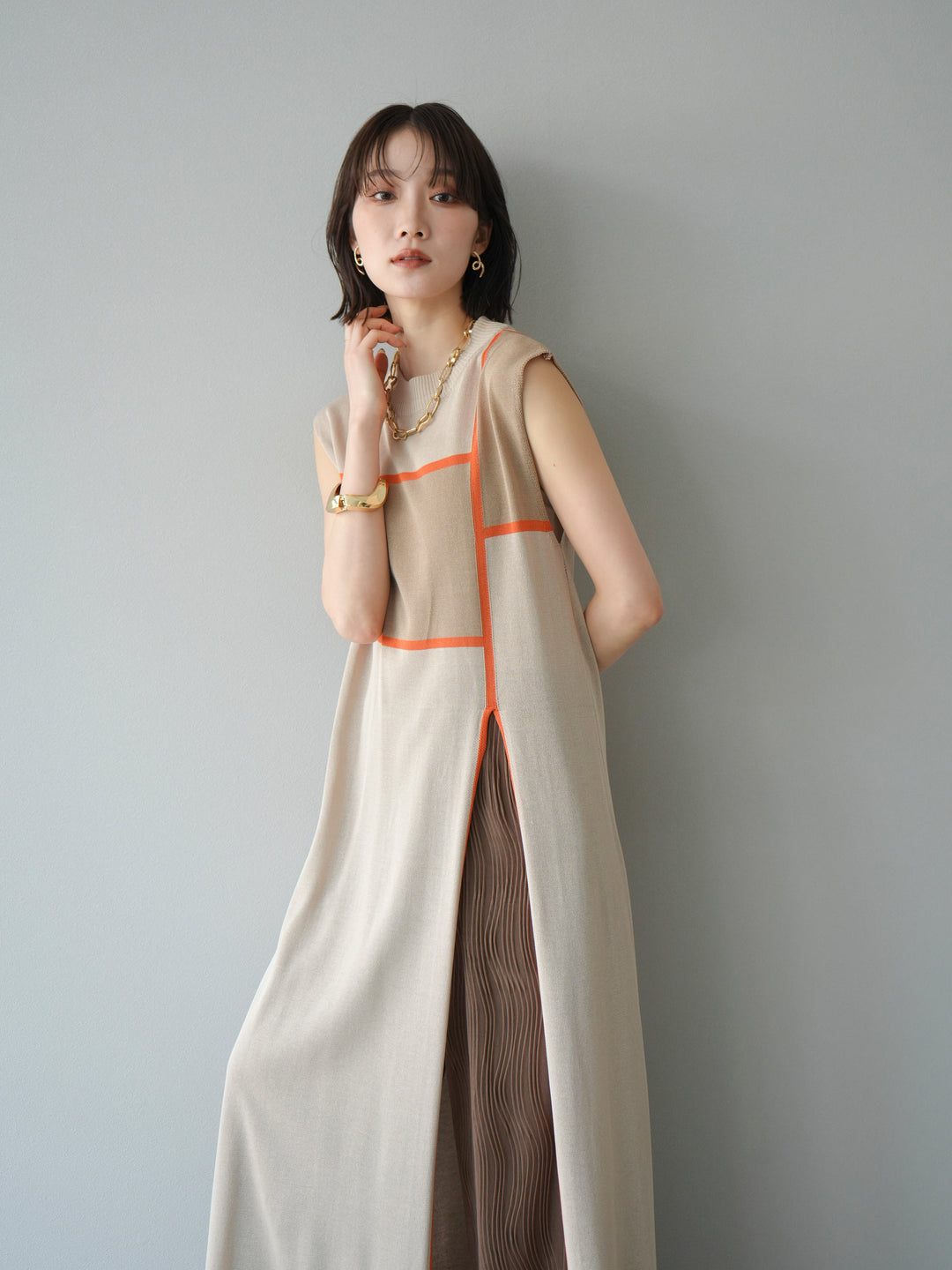 [SET] 配色開衩針織洋裝 + 波浪滾邊休閒褲 (2件套)