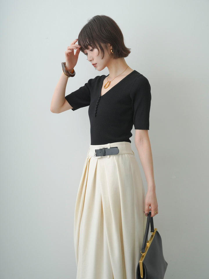 [予約]くるみボタンVネックリブニットトップス/black