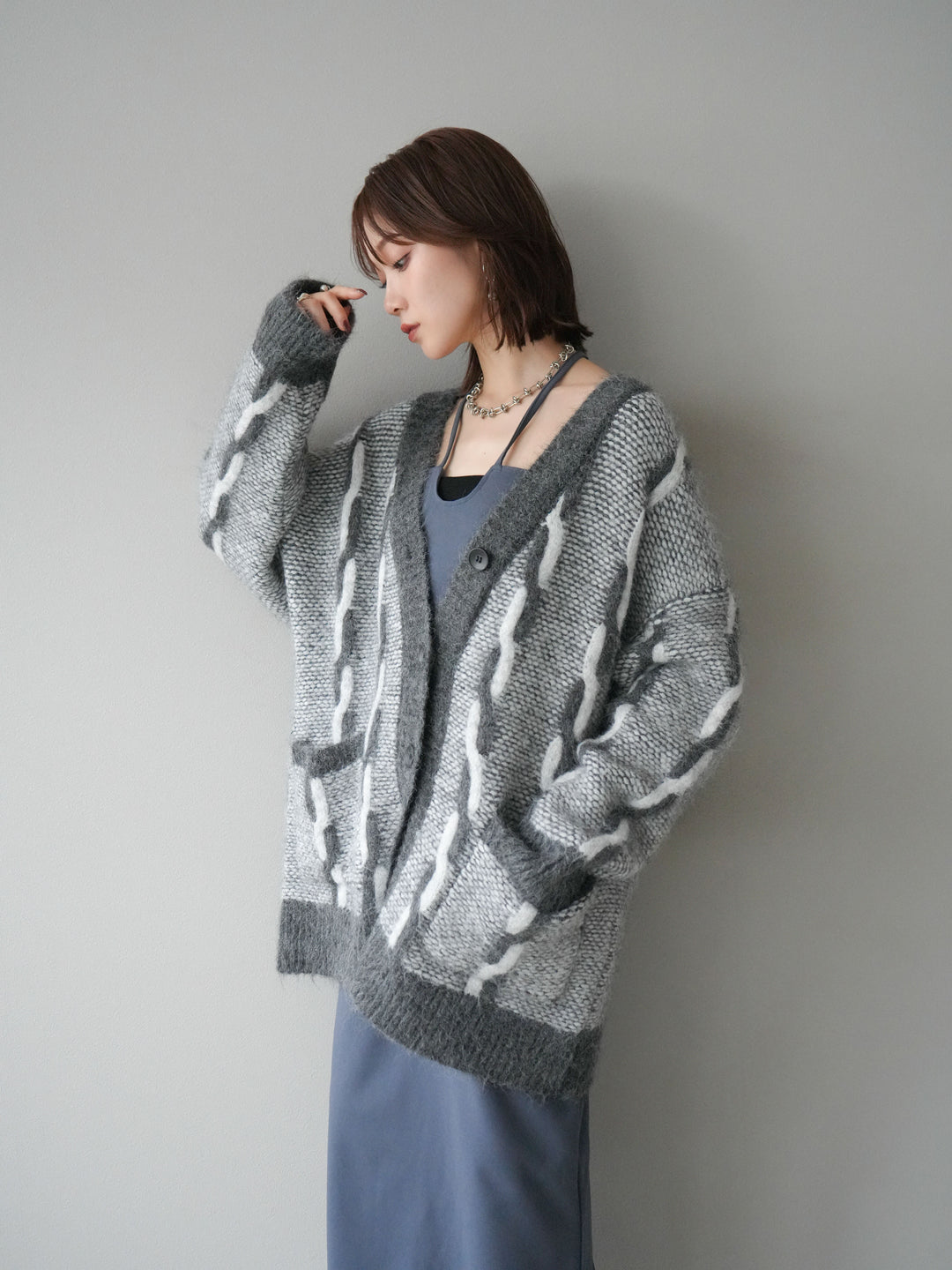 [予約]バイカラー編み込みデザインニットカーディガン/グレー