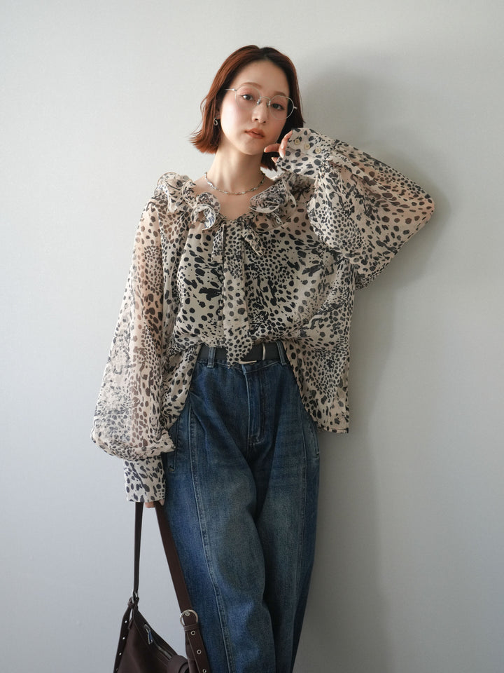[予約]ラッフルネックシアーブラウス/leopard