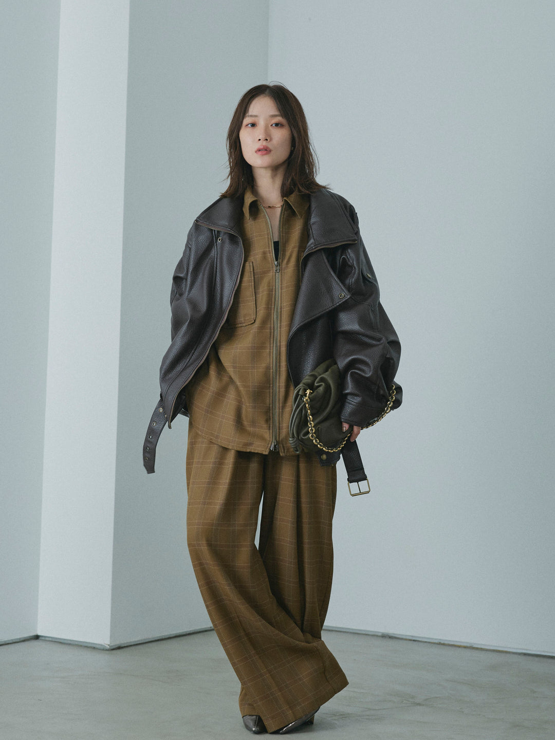 【Allure】[SET]スタンドカラーレザーブルゾン+杢チェックタックパンツ(2set)