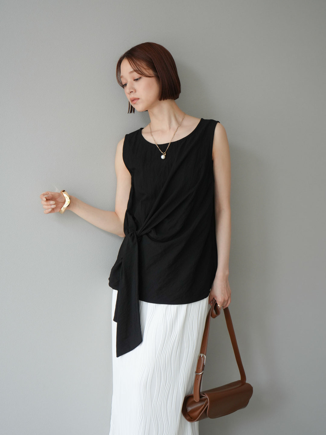 [SET] 前裹式無袖上衣+波浪滾邊緊身裙（2套）