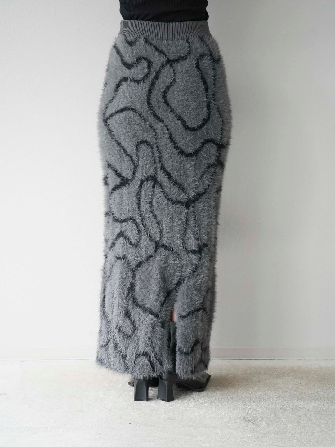 [預訂] Line 毛絨針織半身裙/炭灰