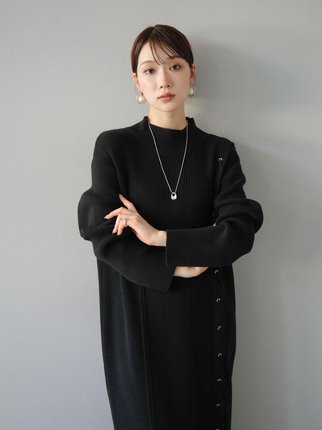 [SET] 不對稱繫帶高領針織連身裙 + 可選飾品套裝 (2套)