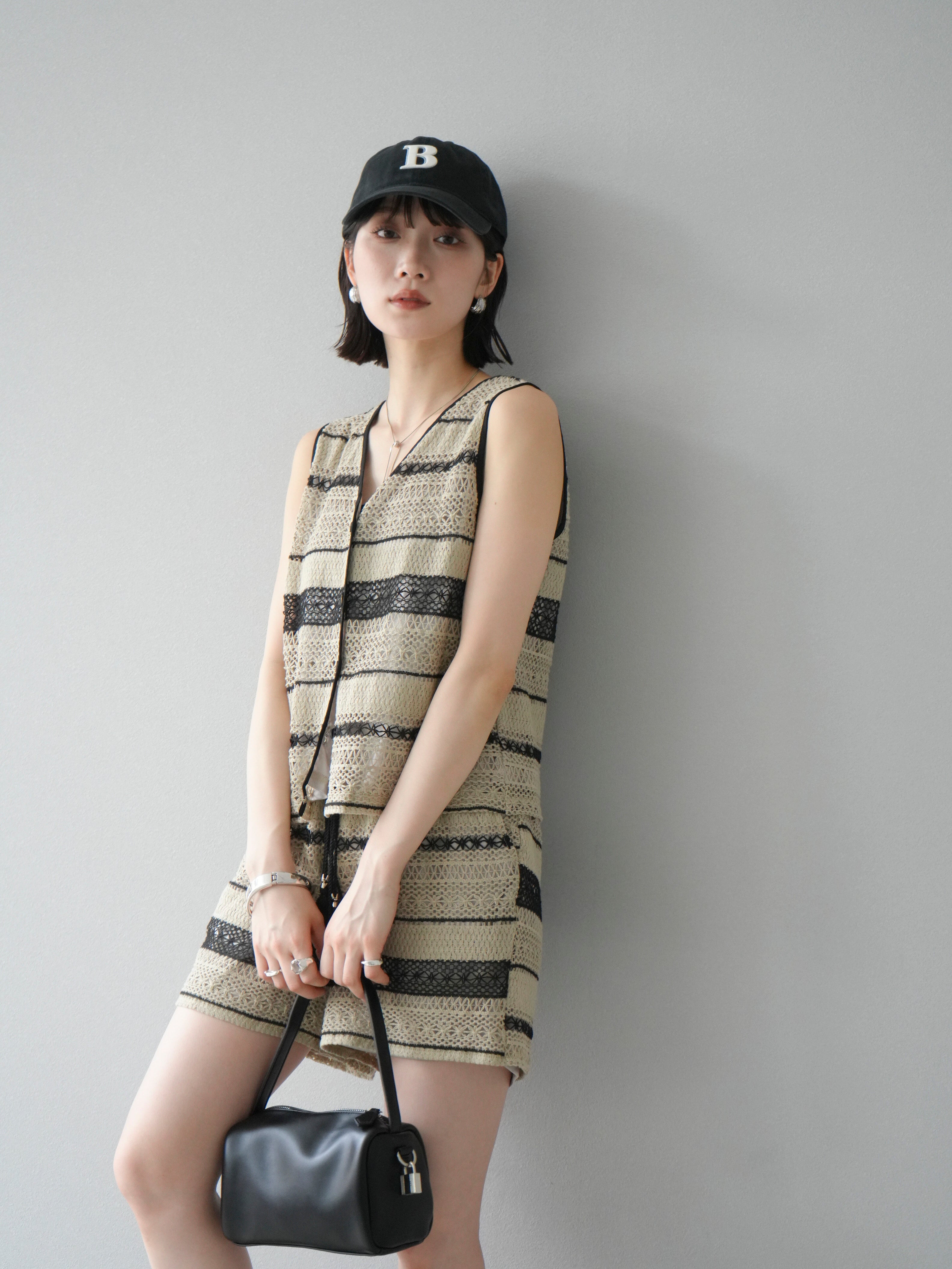 予約]ワンハンドルスクエアミニバッグ/ブラック – Lumier