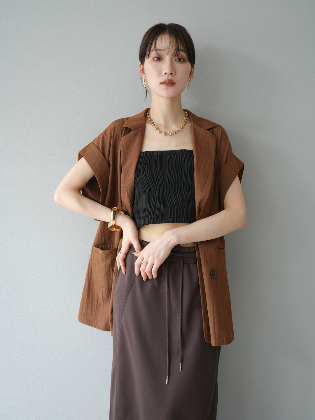 [SET]リネンライクノースリーブダブルジレ+ウェーブパイピングカップ付ベアキャミソール(2set)