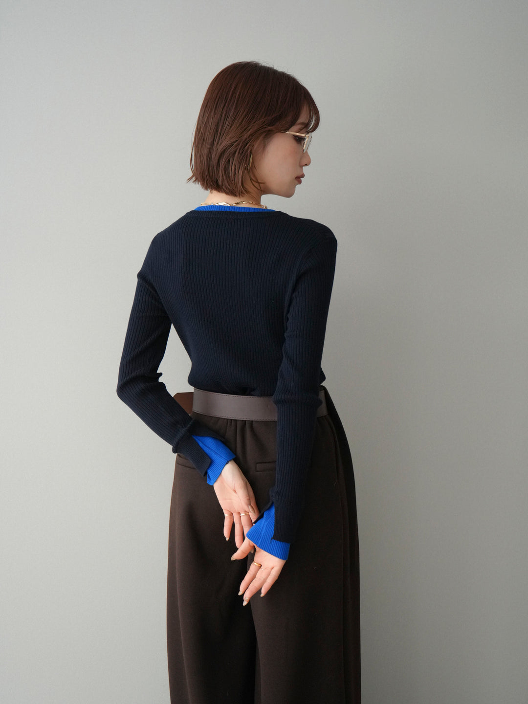 [予約]バイカラーキーネックリブニットトップス/blue
