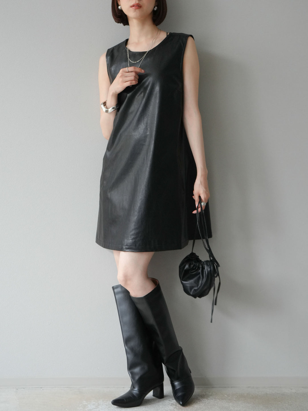 [予約]ショルダーポーチ付レザーミニワンピース/ブラック