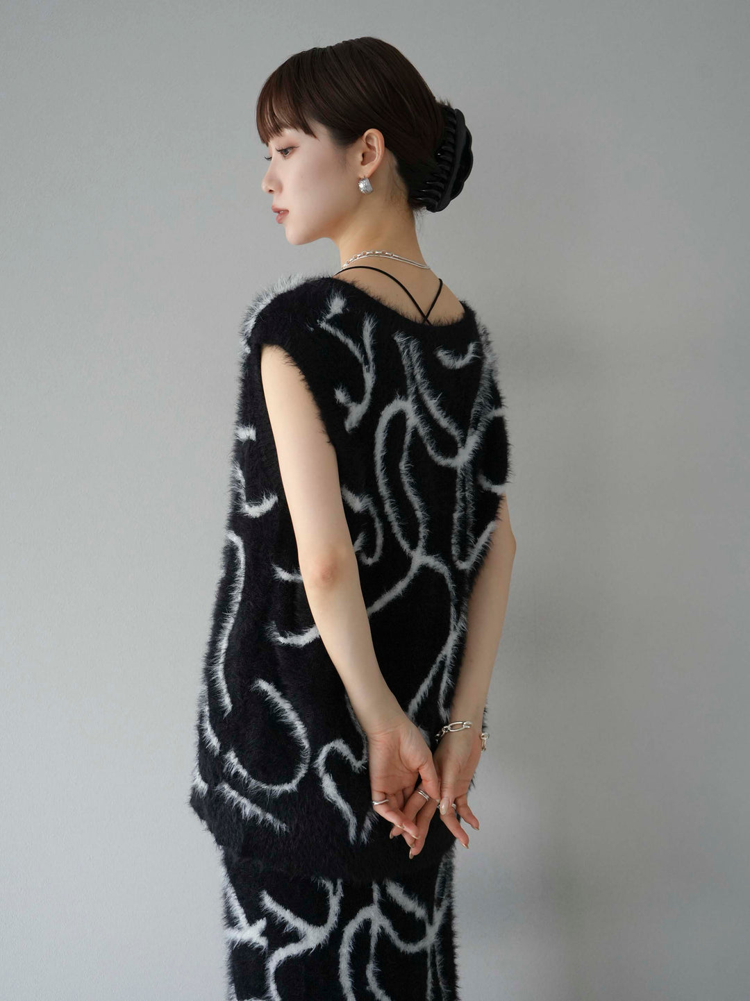 [SET] 線狀毛絨針織背心 + 線狀毛絨針織裙 (2套)