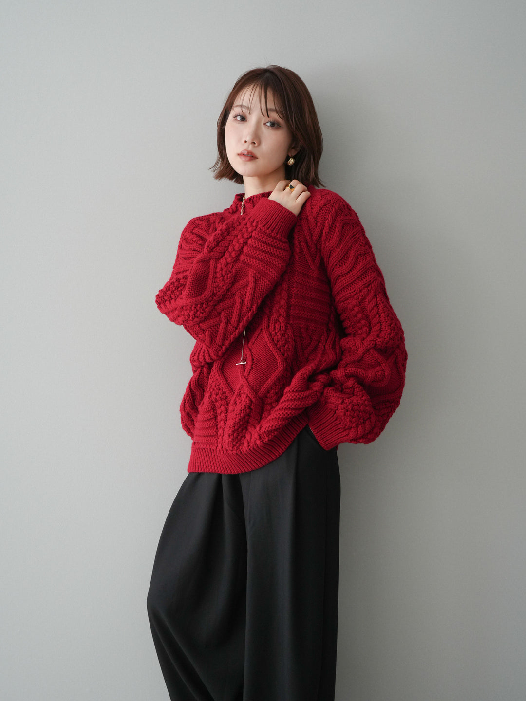 [予約]ケーブル編みモックネックニットプルオーバー/red