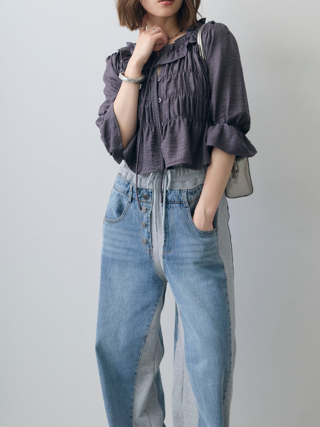 [SET]フリルネックシャーリングブラウス+デニム切替スウェットパンツ(2set)