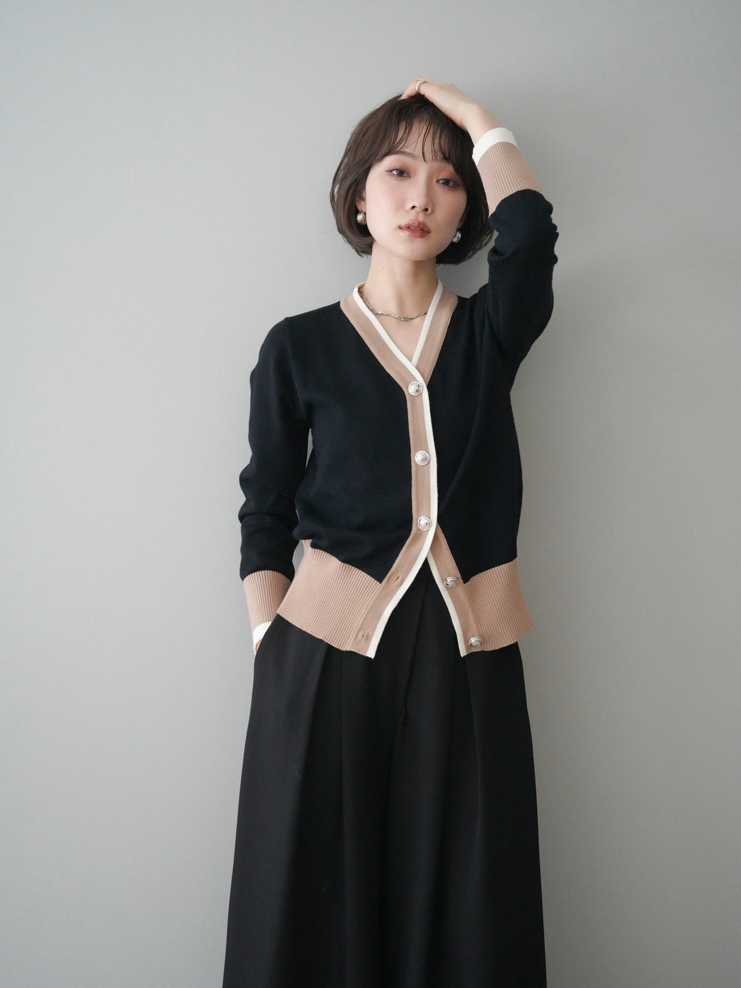 [SET]デザインボタン配色Vネックニットカーディガン+テープベルトタックバギーパンツ(2set)