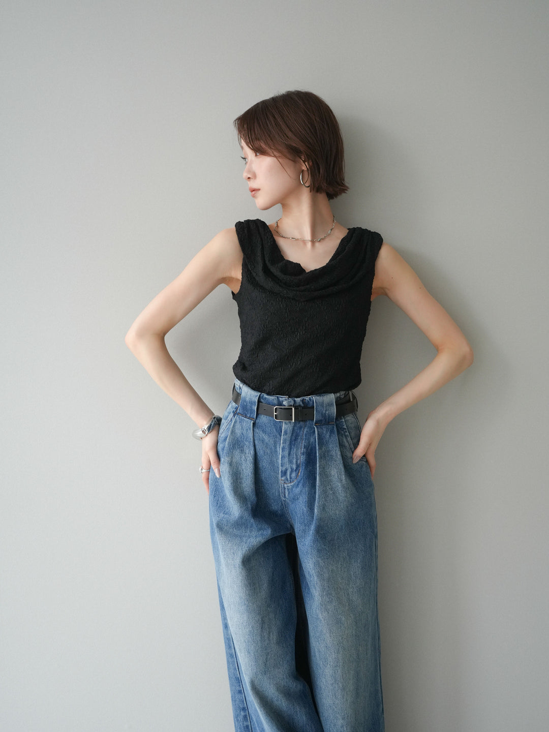 [予約]レースドレープネックアシメトップス/black