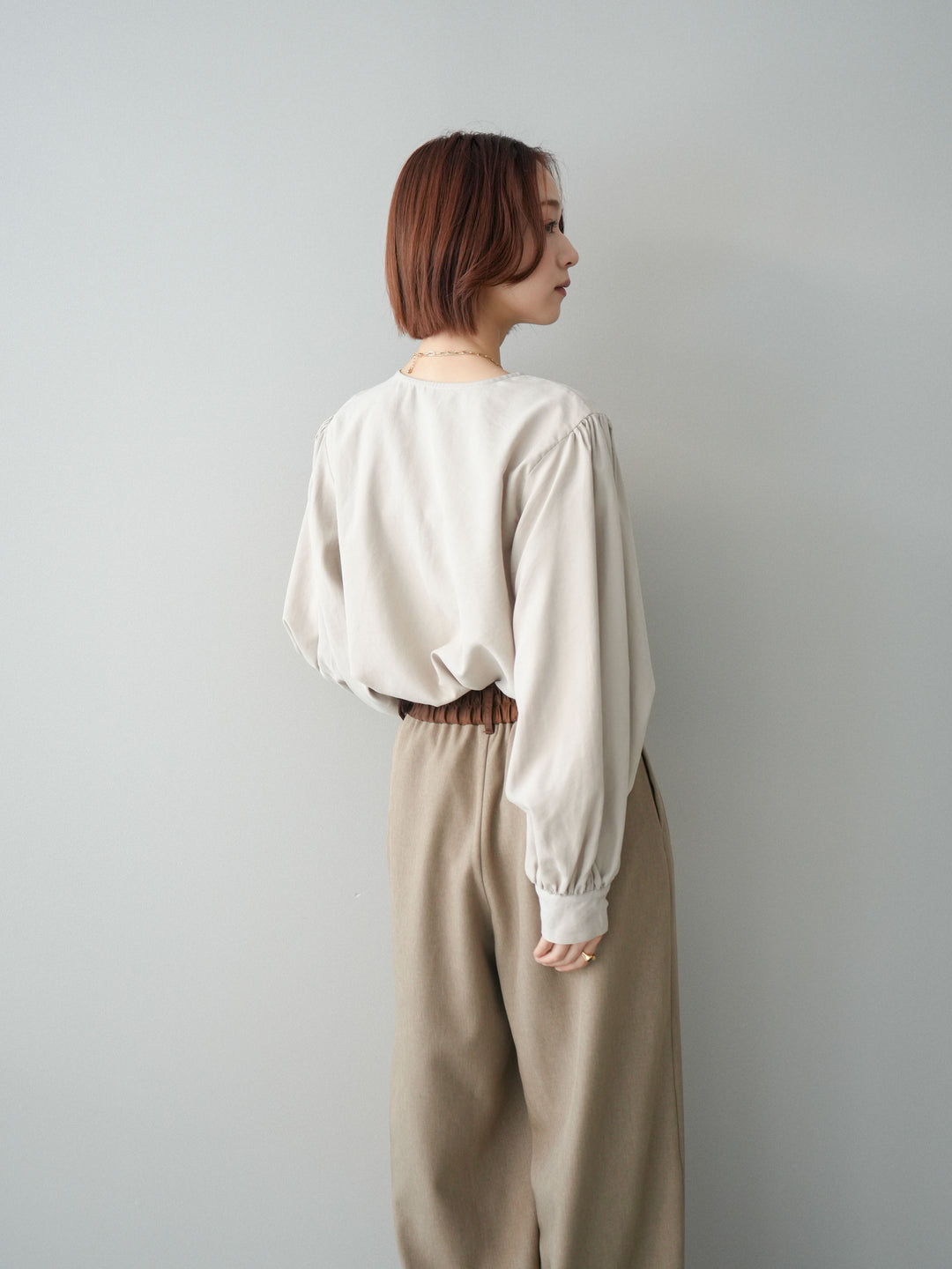 [予約]2WAYピーチスキンボリュームスリーブブラウス/greige