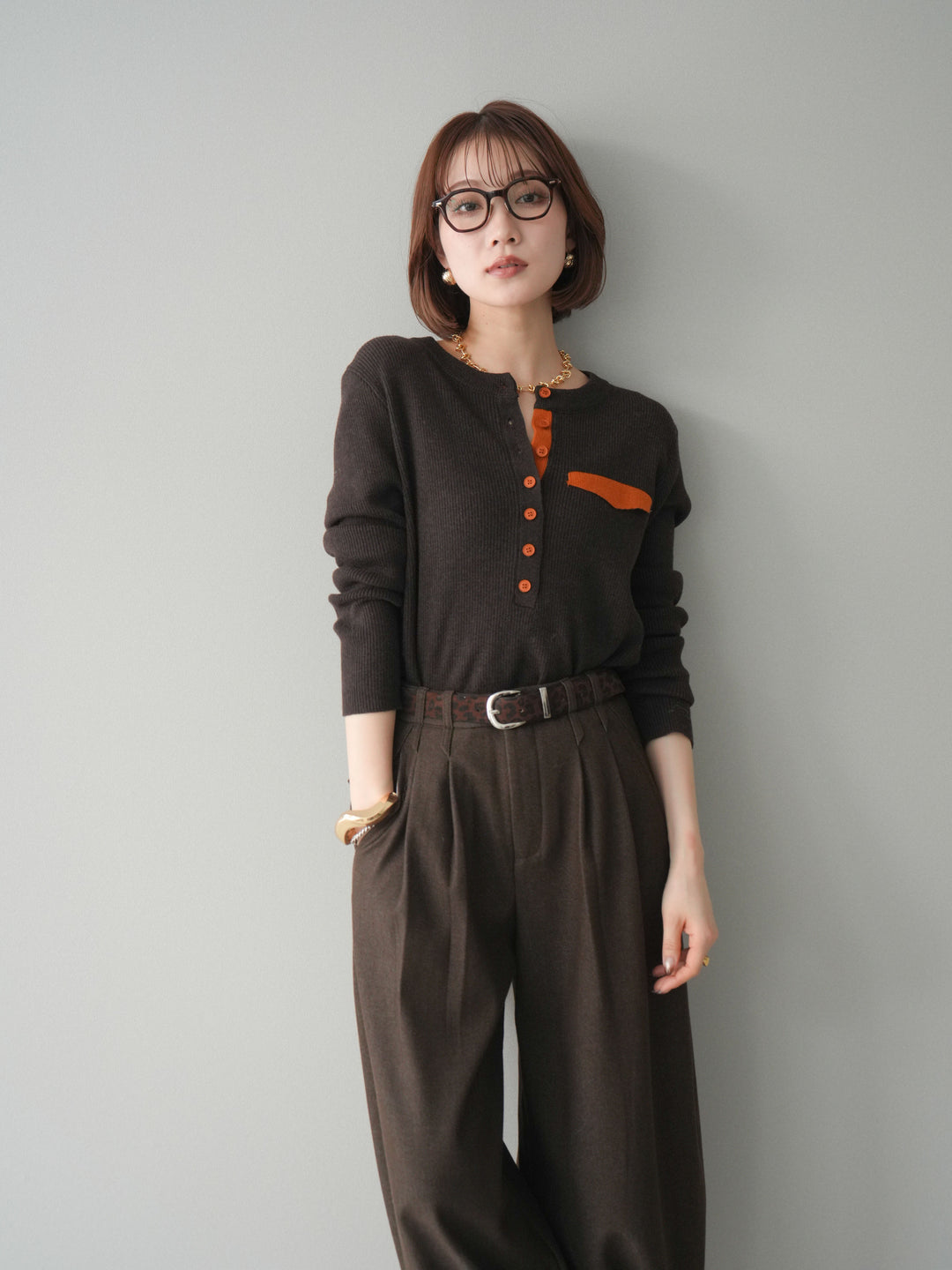 【預購】雙色拼接口袋亨利領針織衫/棕色