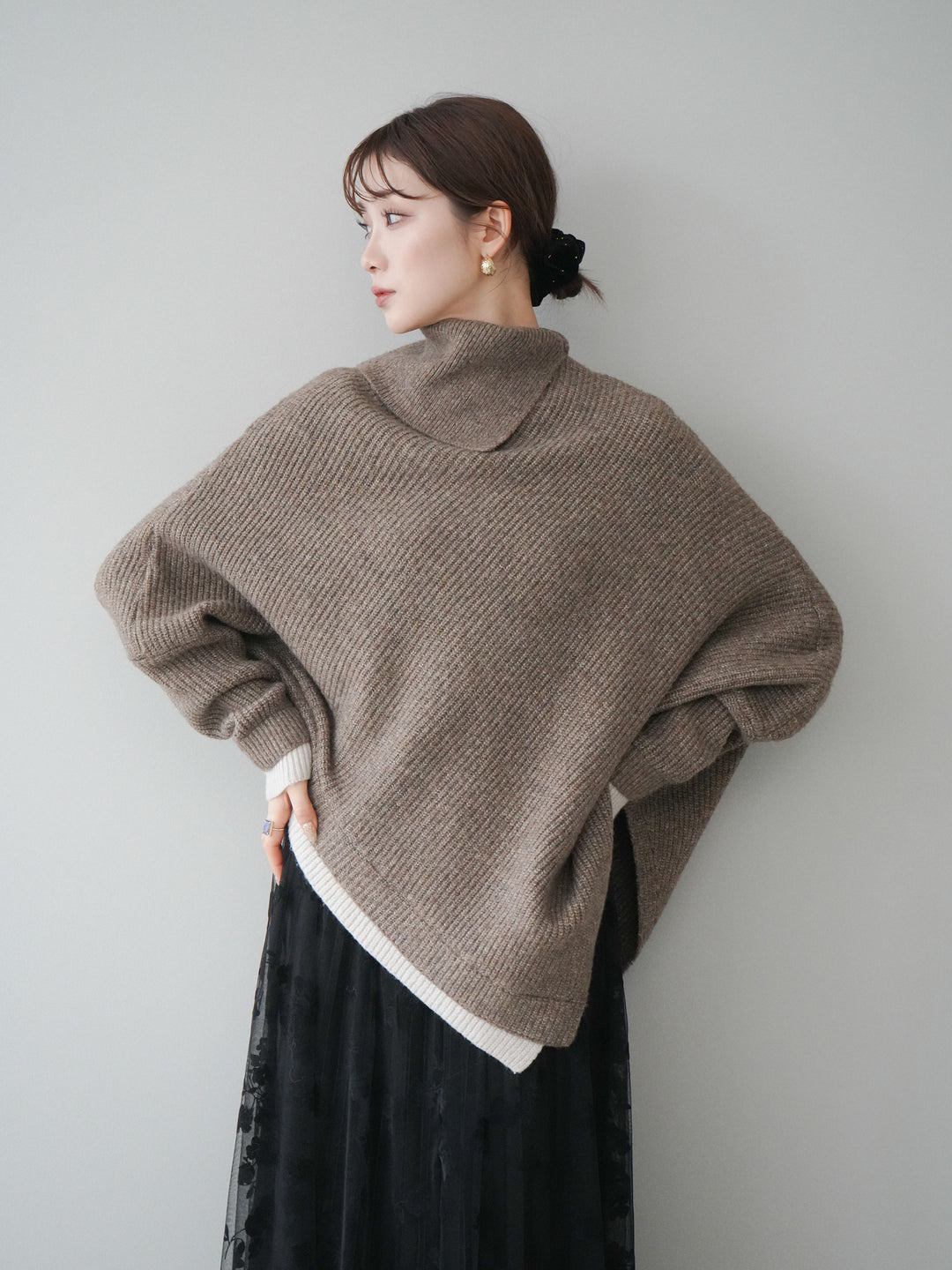 [予約]配色アシンメトリードルマンニットプルオーバー/oatmeal