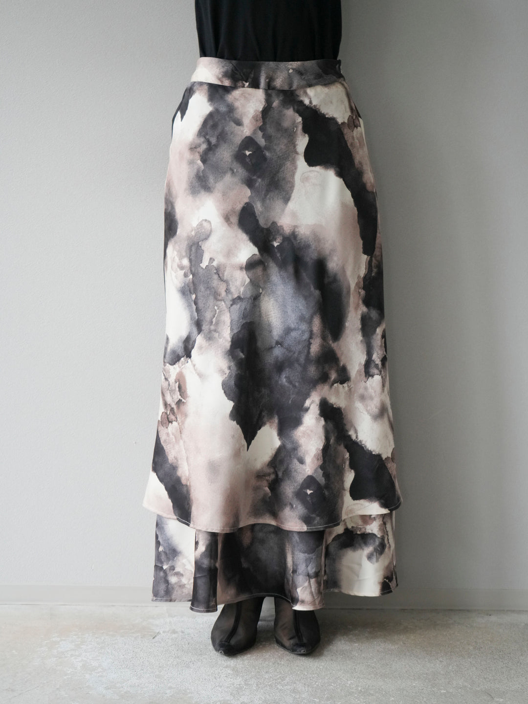 [予約]ニュアンスサテンフリルスカート/アイボリー×チャコールグレー