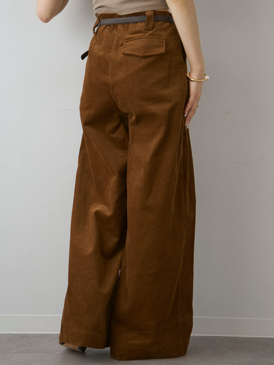 [予約]ベルト付コーディロイワイドストレートパンツ/brown