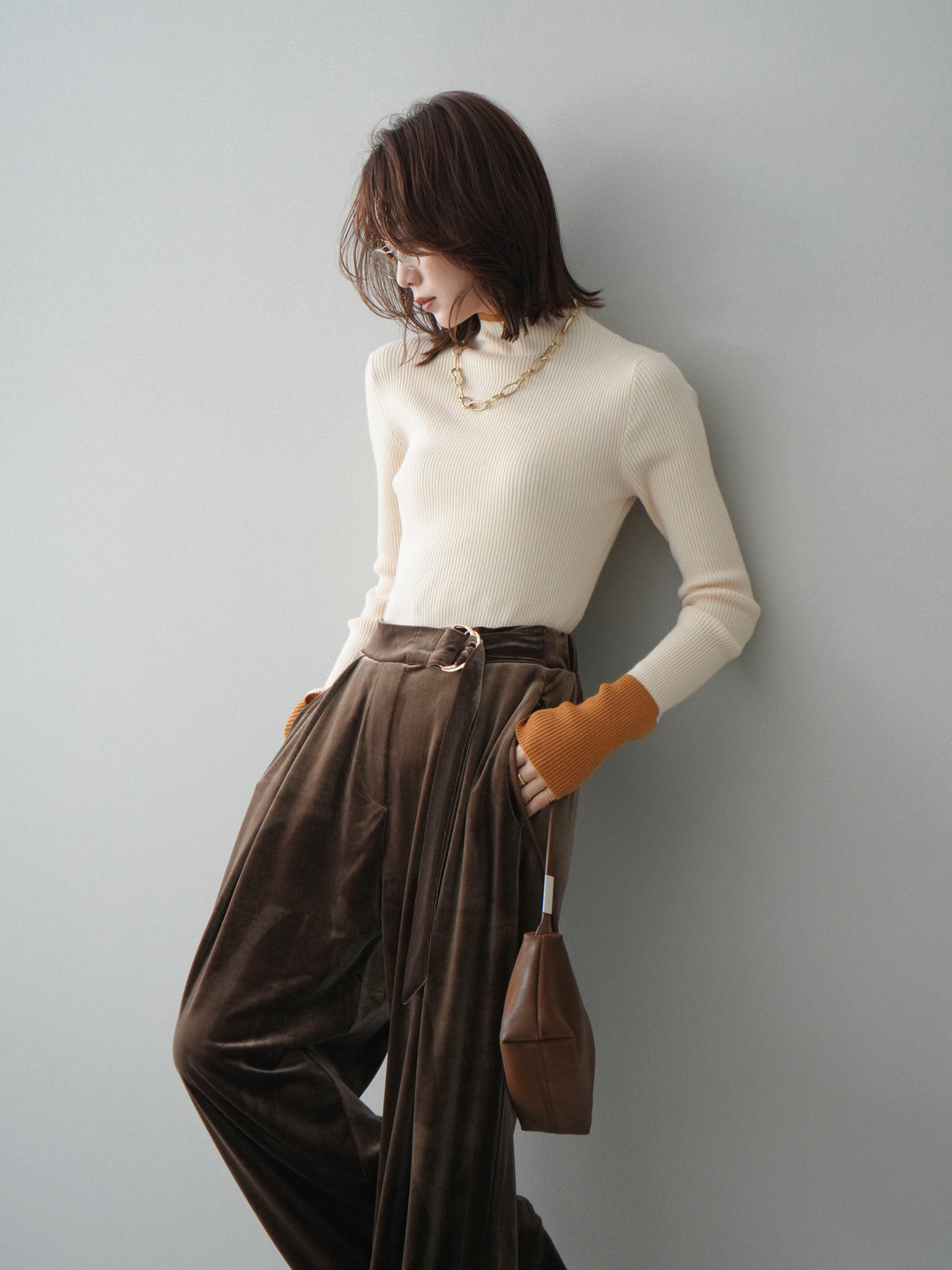 [SET]袖ボタンハイネック配色リブニットトップス+選べるアクセセット(2set)