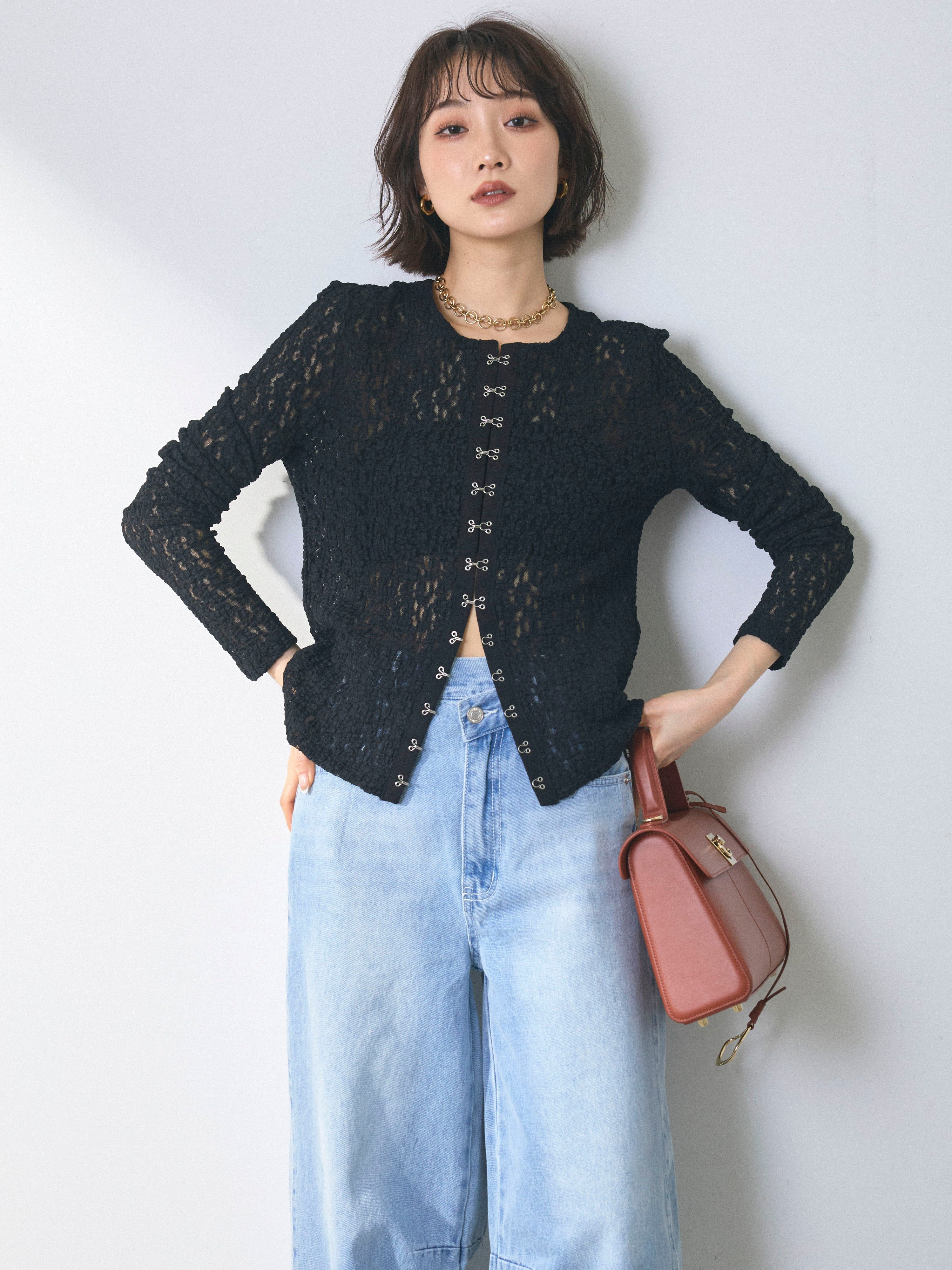 Allure】[SET]ゴールドボタンニットカーディガン×レースブラウスSET+