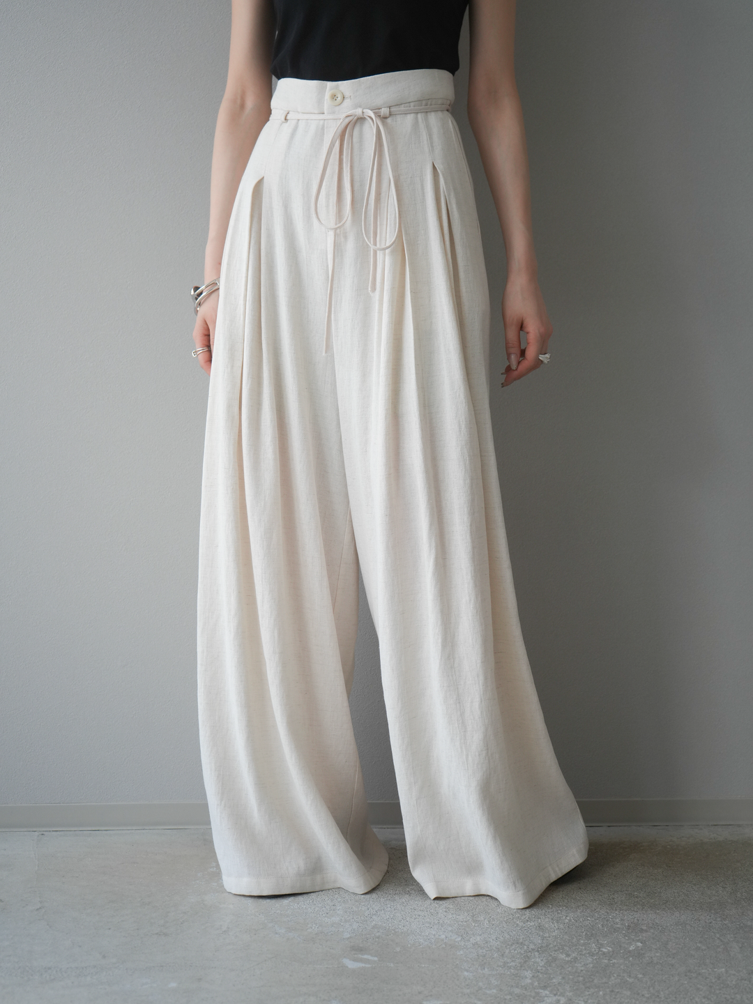 【預購】仿亞麻雙褶設計寬褲/象牙白