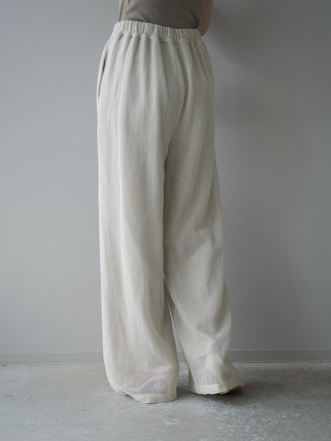 [預購] 棉質金銀絲網眼休閒褲/象牙白