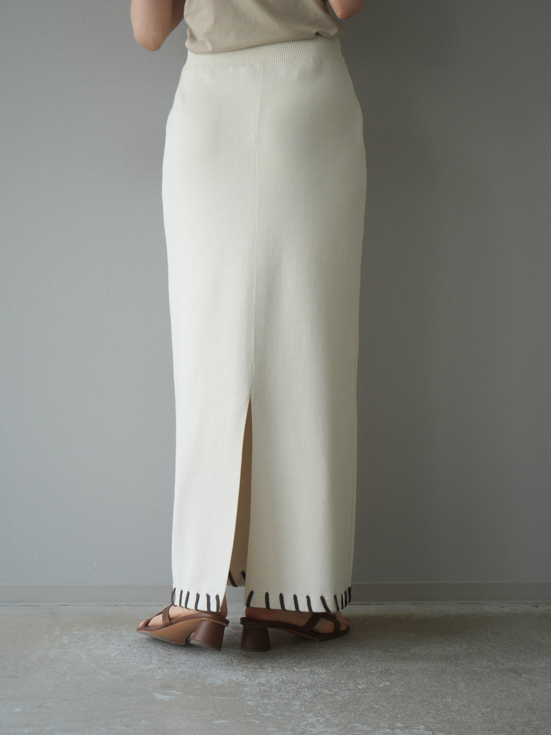 【預購】亞麻質感手縫針織緊身裙/象牙白