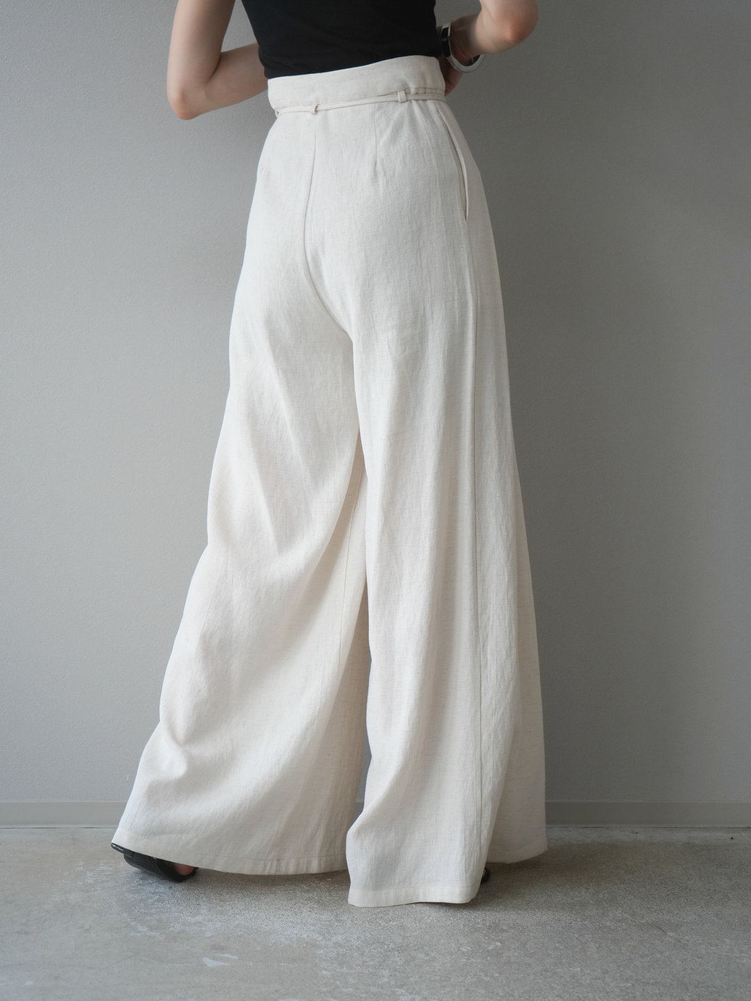 【預購】仿亞麻雙褶設計寬褲/象牙白