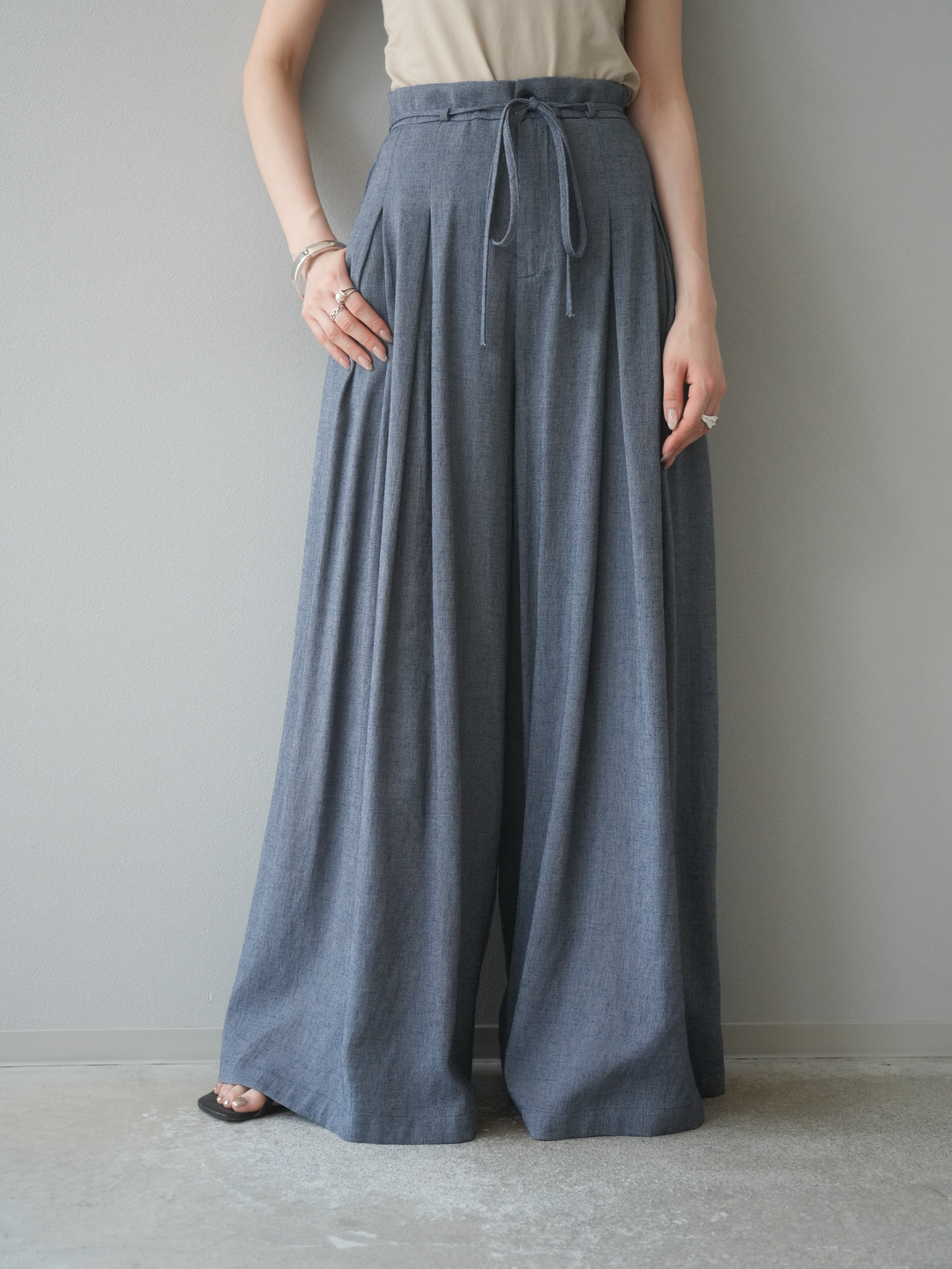 【預購】仿亞麻雙褶設計寬褲/藏青色