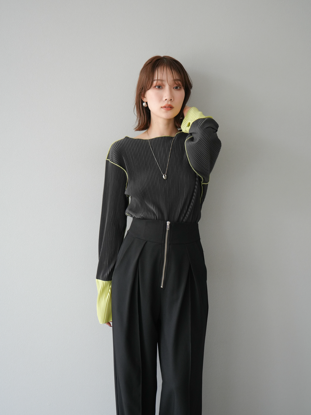 [予約]バイカラープリーツトップス/チャコール