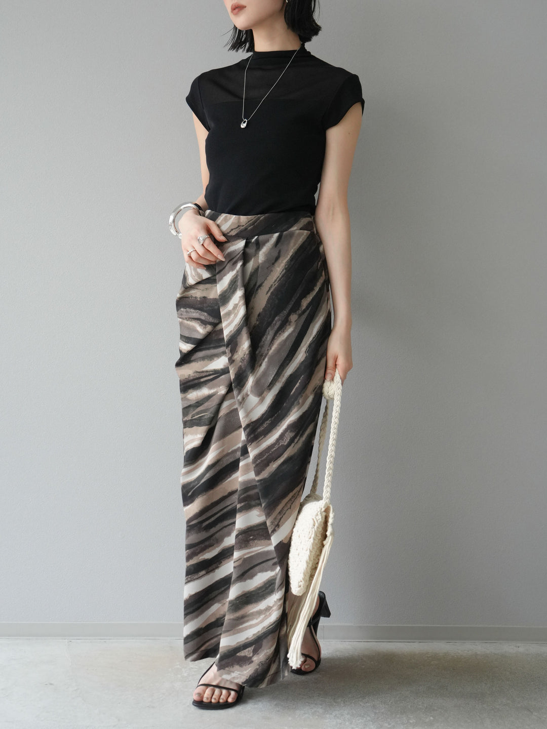 [予約]ニュアンスプリントタックIラインスカート/ブラウン