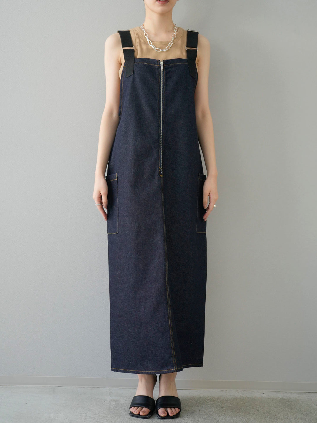 [Pre-order] Color-blocked stitch denim jumper skirt/indigo