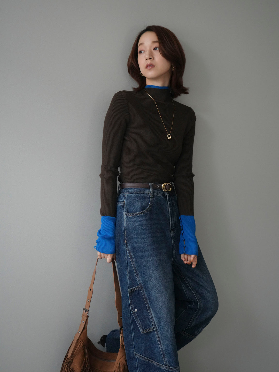 [予約]袖ボタンハイネック配色リブニットトップス/brown
