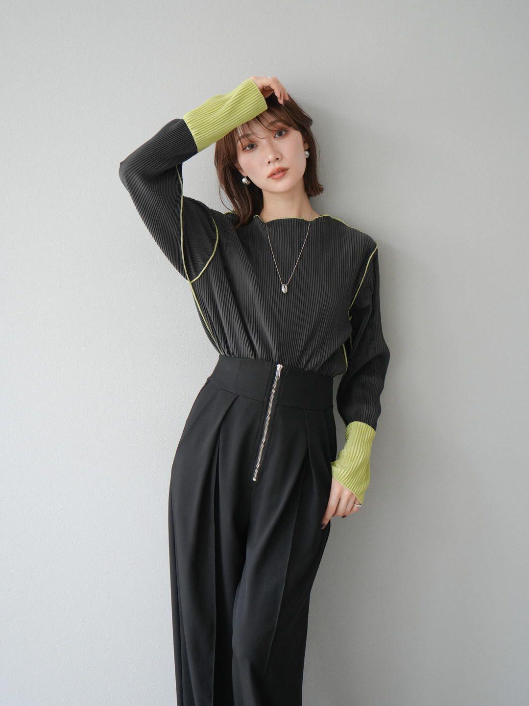 [予約]バイカラープリーツトップス/チャコール