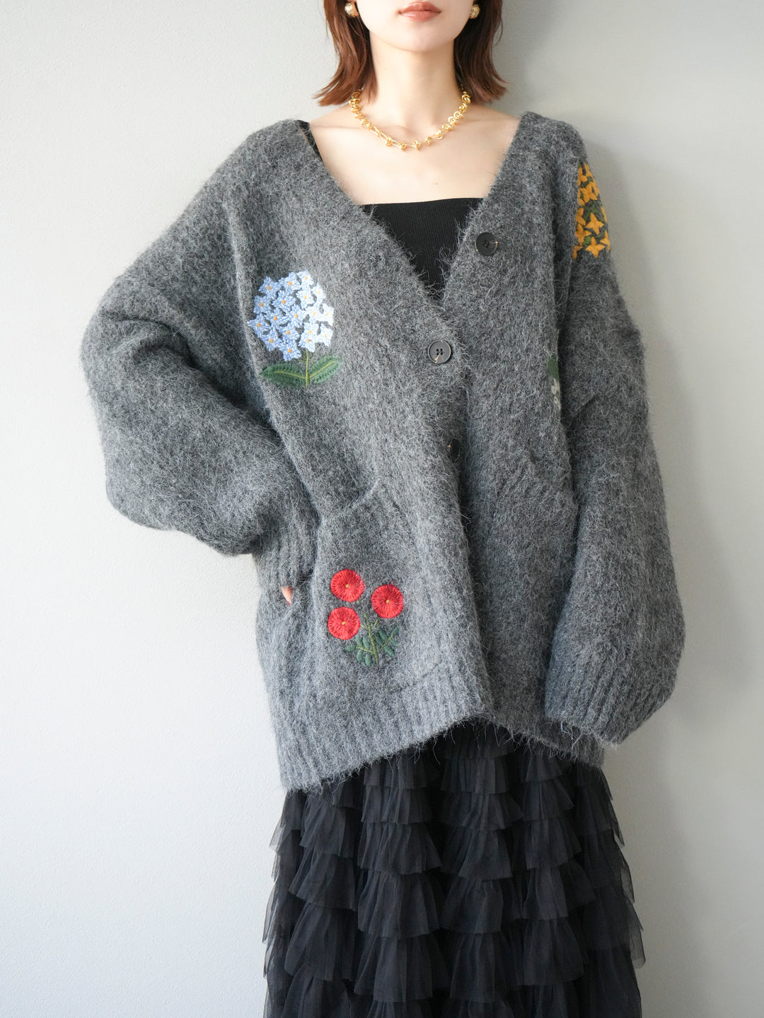 [SET] 花朵刺繡V領寬鬆針織開襟衫 + 薄紗層疊裙 (2套)