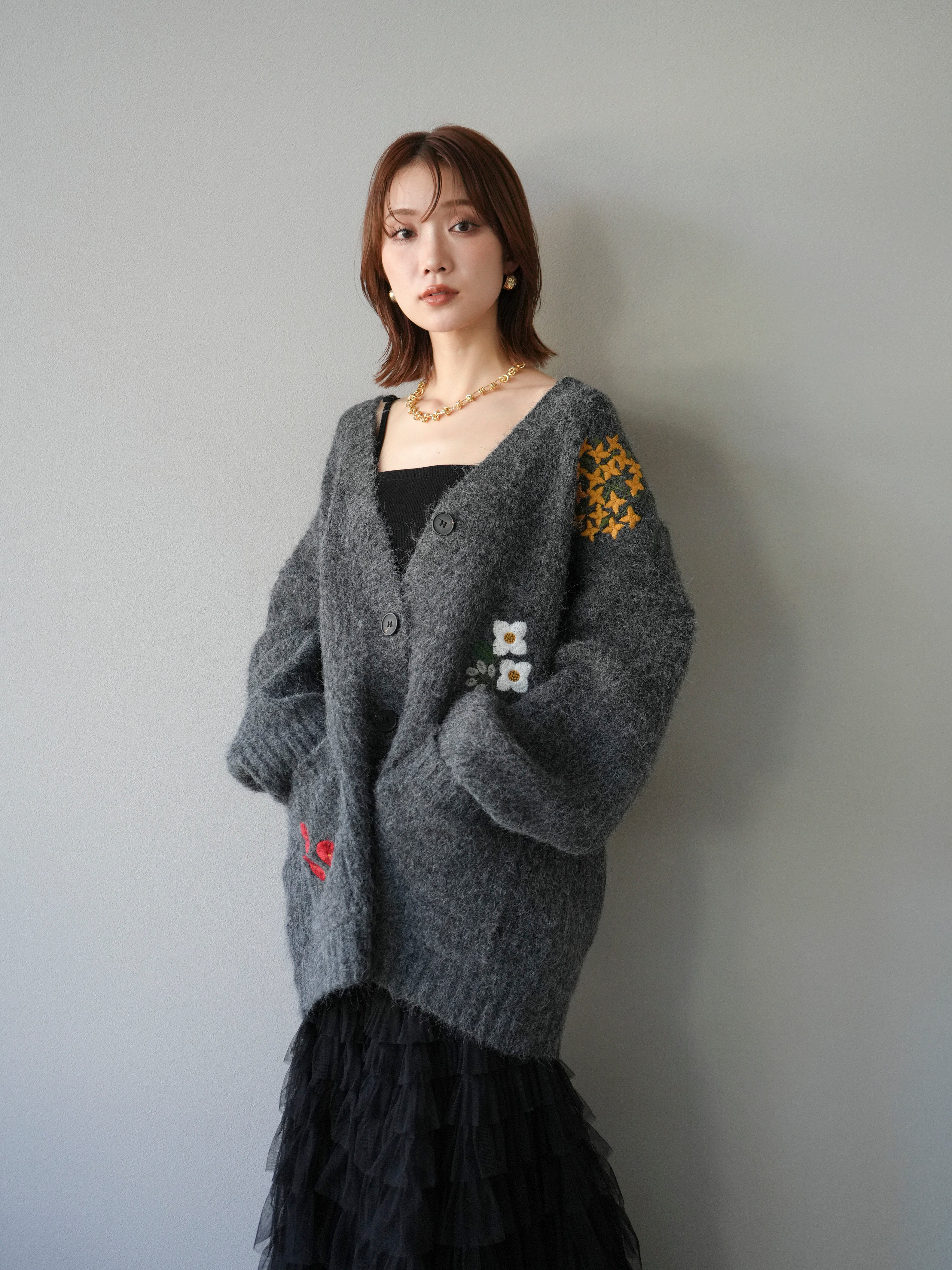 SET]フラワー刺繍Vネックオーバーニットカーディガン+チュール
