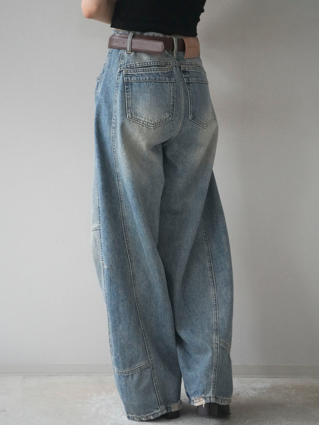 [予約]ベルト付カーブデニムパンツ/lightblue