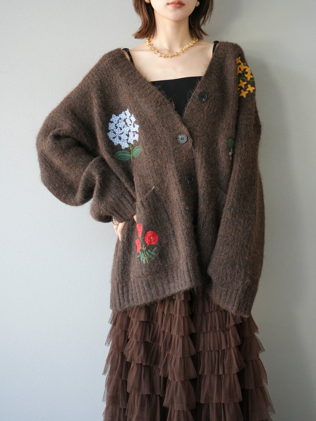 [SET] 花朵刺繡V領寬鬆針織開襟衫 + 薄紗層疊裙 (2套)