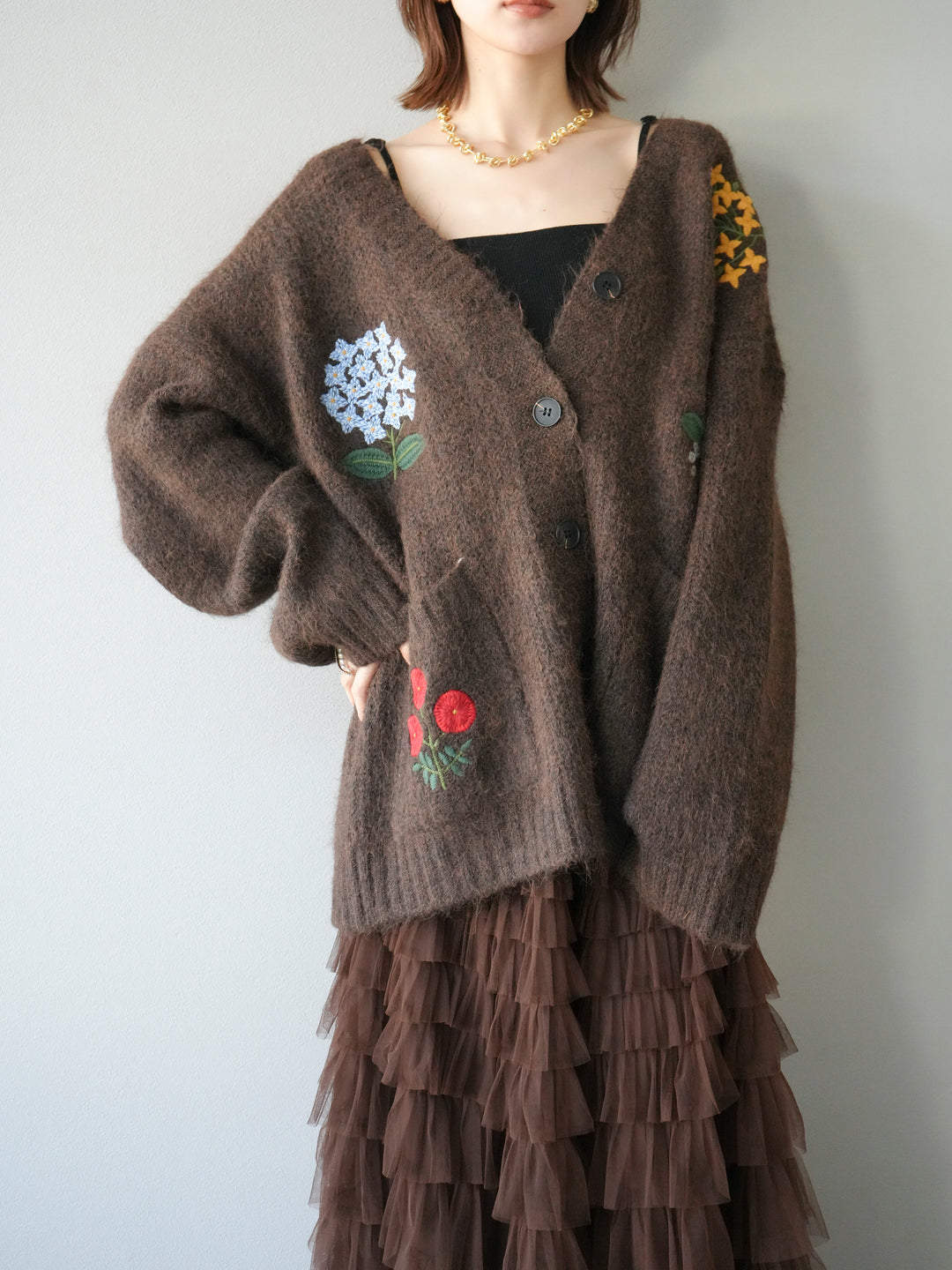 [SET] 花朵刺繡V領寬鬆針織開襟衫 + 薄紗層疊裙 (2套)