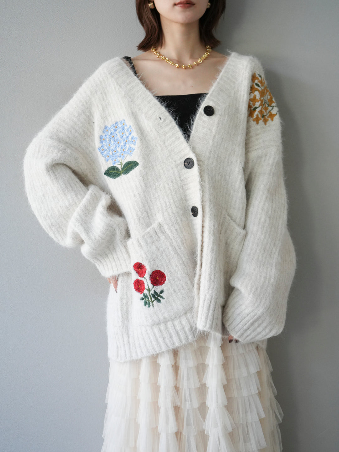 [SET] 花朵刺繡V領寬鬆針織開襟衫 + 薄紗層疊裙 (2套)