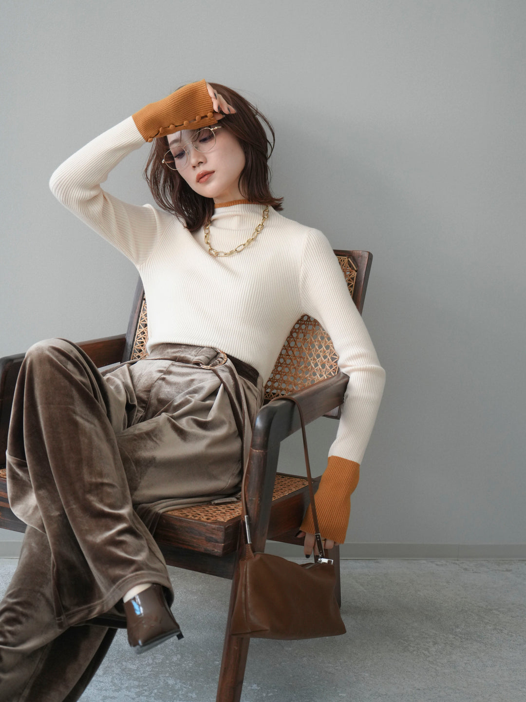 [SET]袖ボタンハイネック配色リブニットトップス+ベロアベルトスリムパンツ(2set)