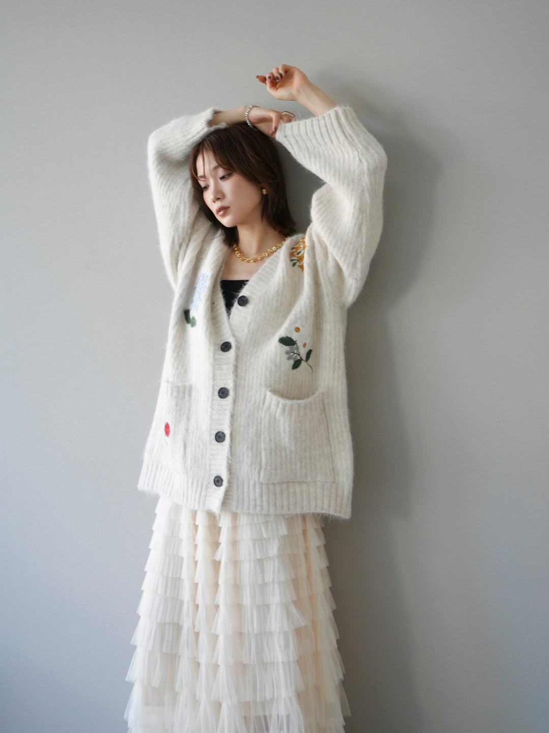 [SET] 花朵刺繡V領寬鬆針織開襟衫 + 薄紗層疊裙 (2套)