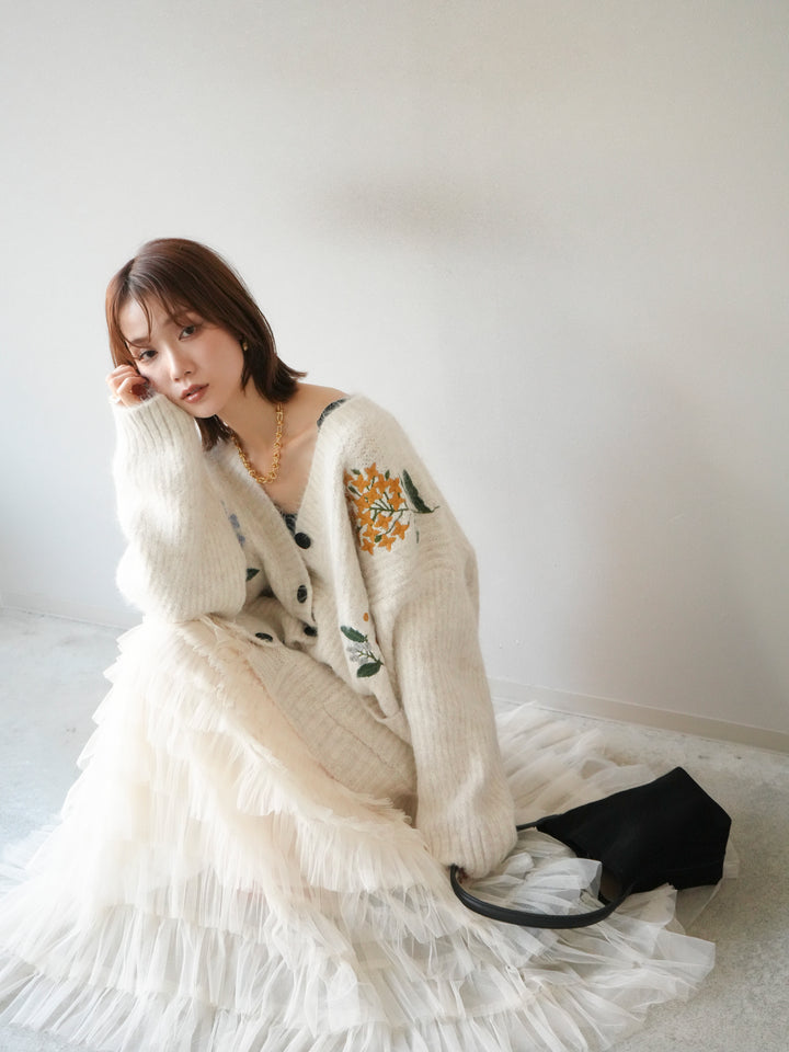 [SET] 花朵刺繡V領寬鬆針織開襟衫 + 薄紗層疊裙 (2套)